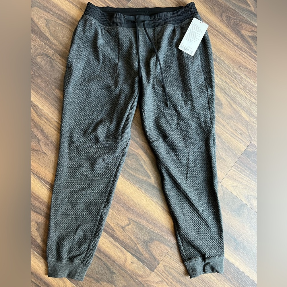 Lululemon At Ease Jogger Size XL Color Heather Black